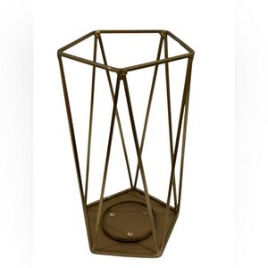 NEW Gold Geometric Twisted Metal Candle Holder